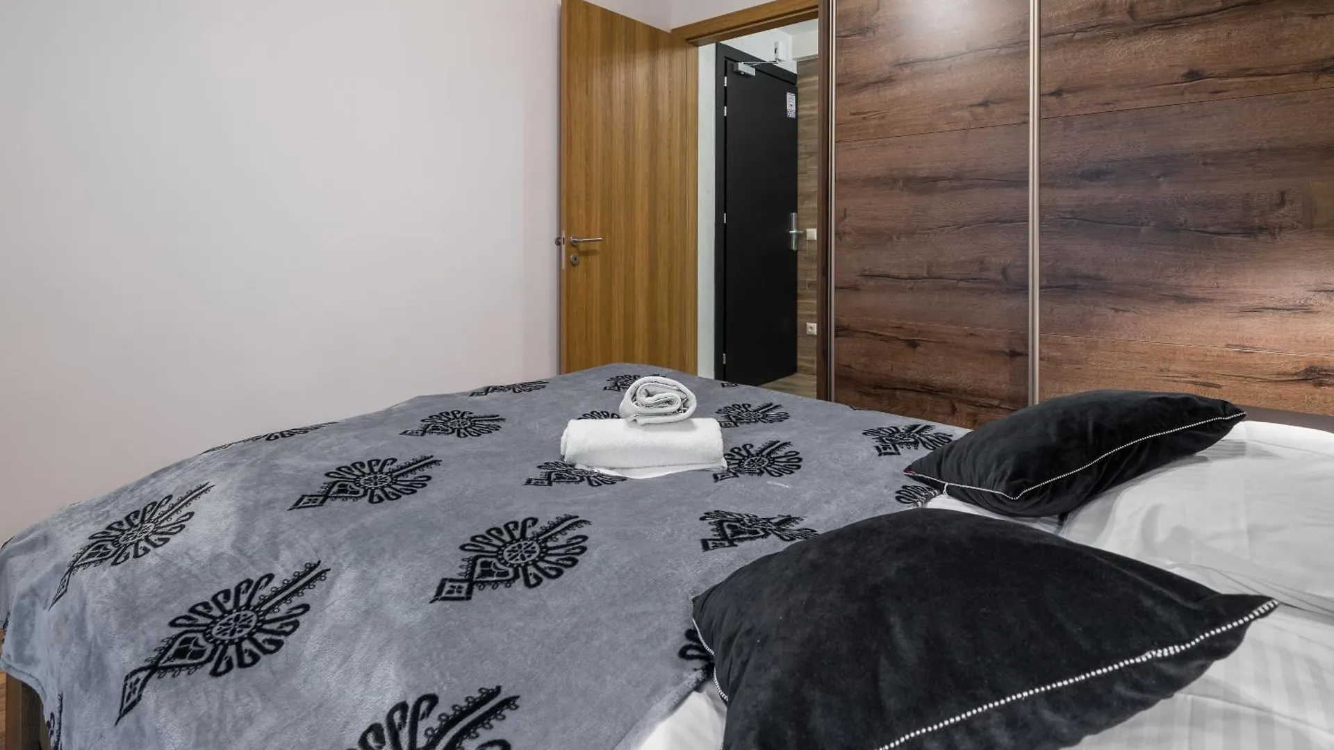 Rentplanet - Luksusowe Apartamenty Goszczynskiego Zakopane 0*,  Poland